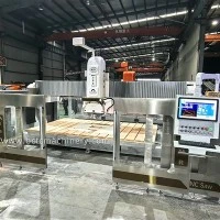 Wie gewährleistet eine 5-Achs-CNC-Brückensäge die Schnittqualität?